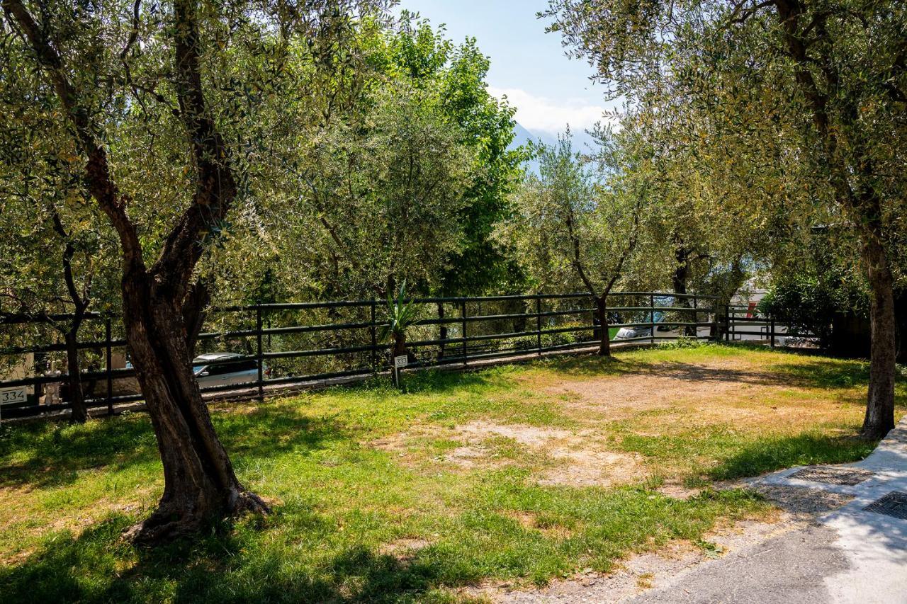 Camping Park Garda ليمونِ سول غاردا المظهر الخارجي الصورة