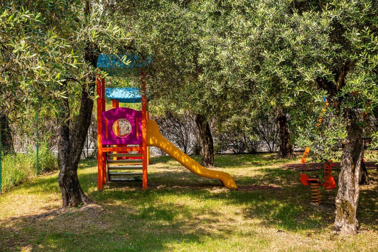 Camping Park Garda ليمونِ سول غاردا المظهر الخارجي الصورة