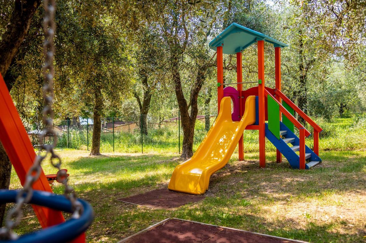 Camping Park Garda ليمونِ سول غاردا المظهر الخارجي الصورة