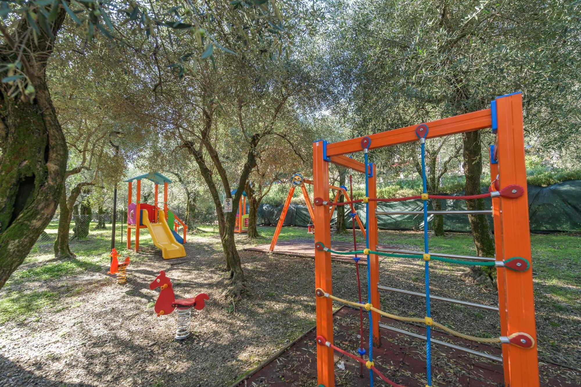 Camping Park Garda ليمونِ سول غاردا المظهر الخارجي الصورة