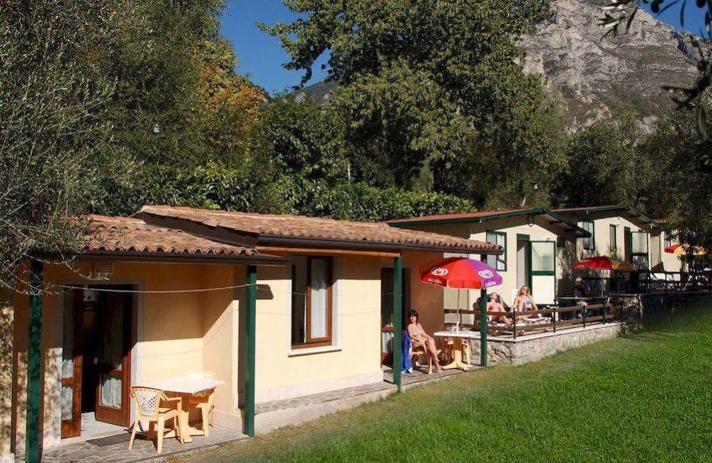 Camping Park Garda ليمونِ سول غاردا المظهر الخارجي الصورة