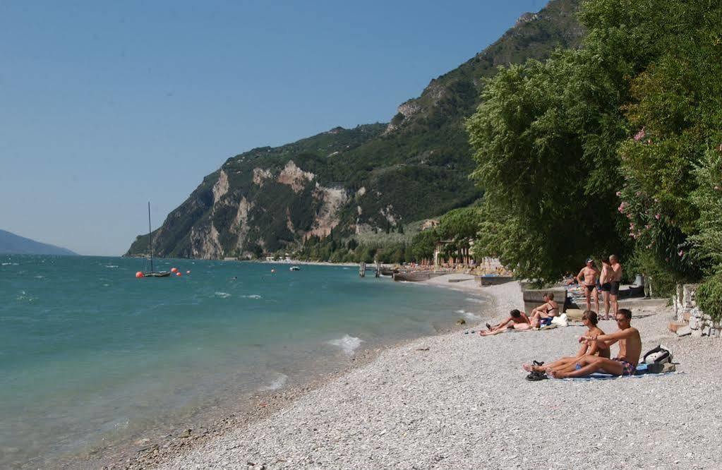 Camping Park Garda ليمونِ سول غاردا المظهر الخارجي الصورة